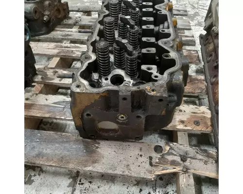 CATERPILLAR C7 Cylinder Head