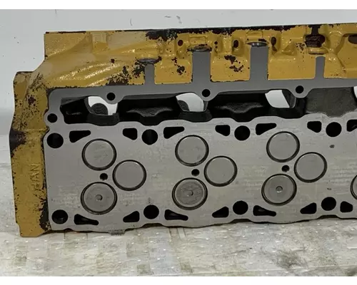 CATERPILLAR C7 Engine Cylinder Head