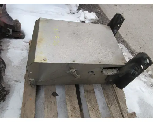 CATERPILLAR CT660 Battery Box