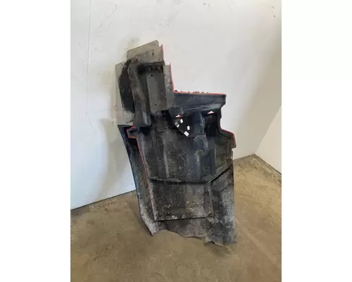 CATERPILLAR CT660 Fender Extension