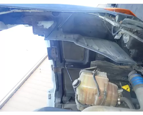 CATERPILLAR CT660 Hood