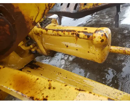 CAT 120 Equip Hydraulic Cylinder