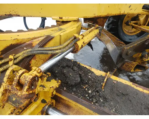 CAT 120 Equip Hydraulic Cylinder