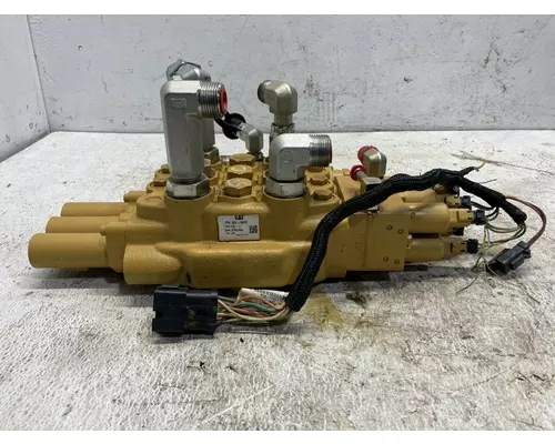 CAT 226D Equip Hydraulic Valve