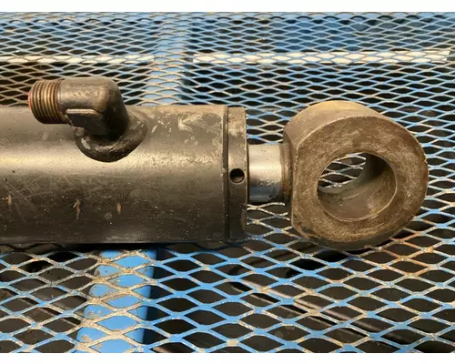 CAT 277 Equip Hydraulic Cylinder