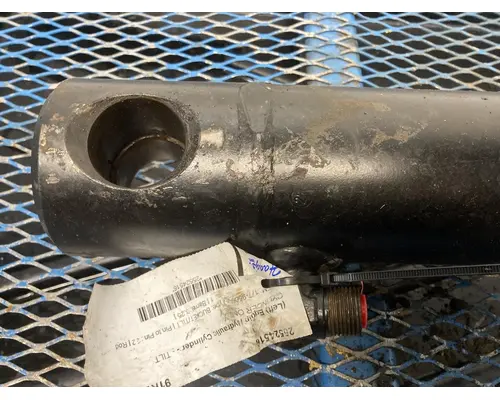 CAT 277 Equip Hydraulic Cylinder