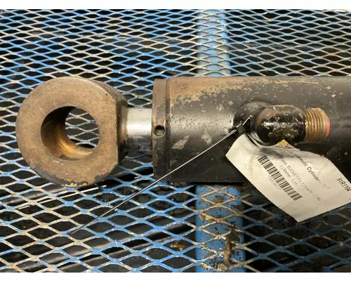 CAT 277 Equip Hydraulic Cylinder