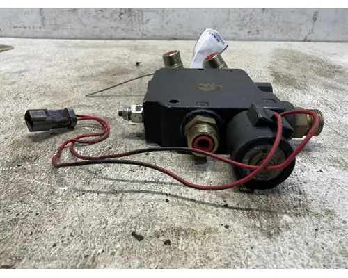 CAT 277 Equip Hydraulic Valve