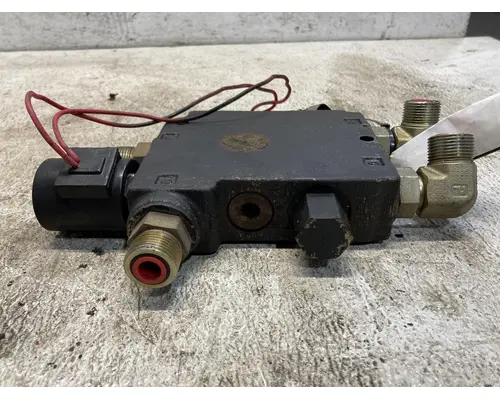 CAT 277 Equip Hydraulic Valve