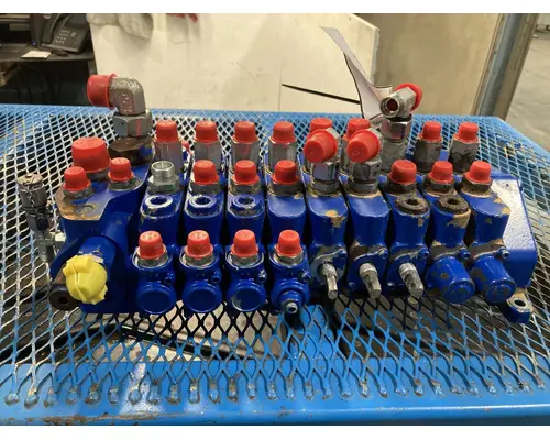 CAT 301.7D Equip Hydraulic Valve