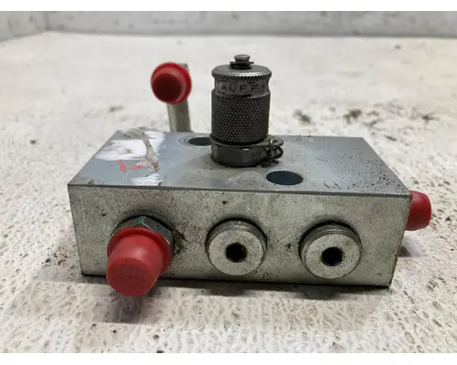 CAT 301.7D Equip Hydraulic Valve