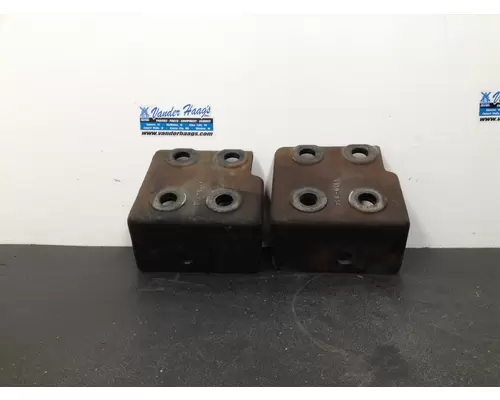 CAT 3176 Engine Mounts