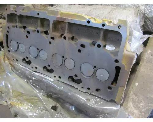 CAT 3208T Cylinder Head