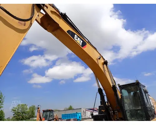 CAT 325C Equipment (Whole Vehicle)