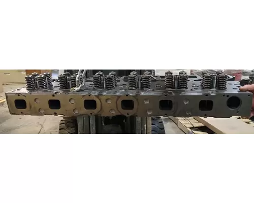 CAT 3406B Engine Head Assembly
