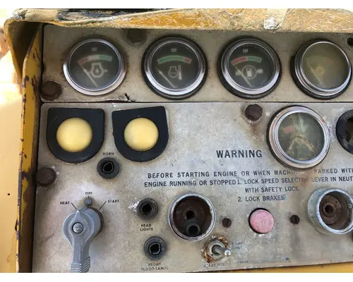 CAT 825B Equip Instrument Cluster