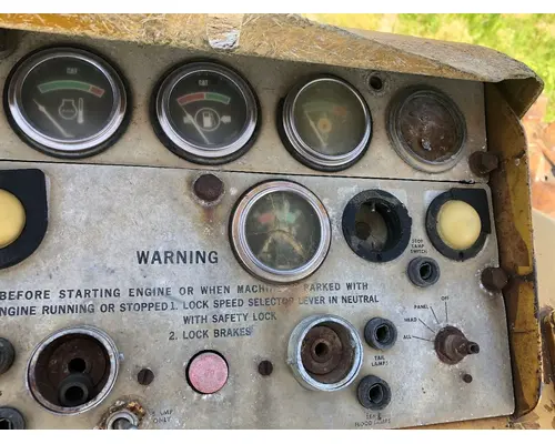 CAT 825B Equip Instrument Cluster