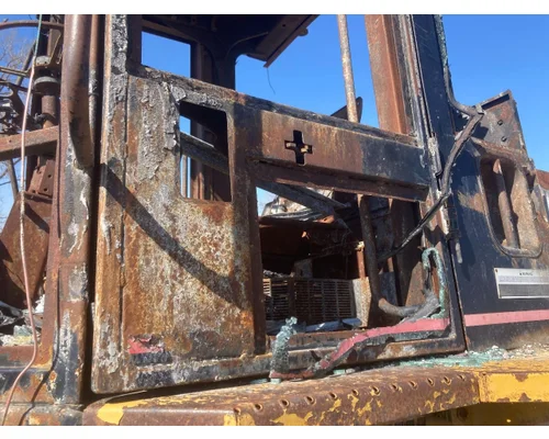 CAT 928G Equip Cab Entry Door