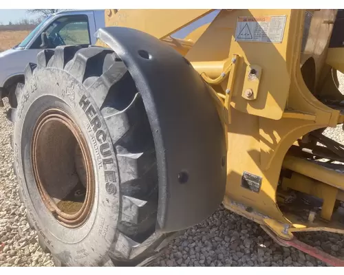 CAT 928G Equip Fender