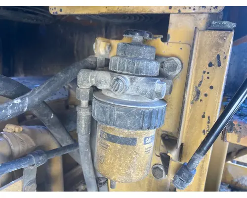 CAT 928G Equip FilterWater Seperator