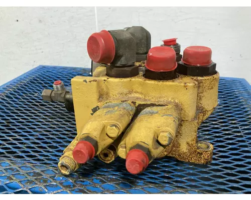 CAT 928G Equip Hydraulic Valve