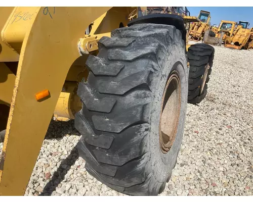 CAT 928G Equip Tire and Rim