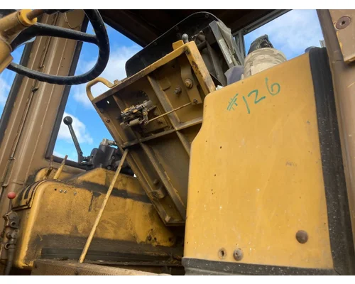 CAT 930 Equip Cab