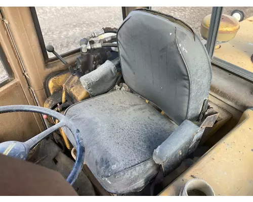 CAT 930 Equip Seat