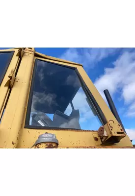 CAT 930 Equip Side Glass