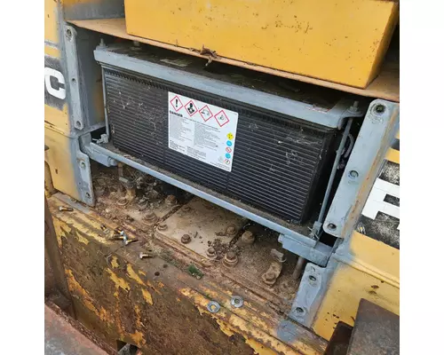 CAT 931C Battery Box