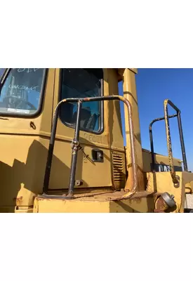 CAT 950F Equip Handrail