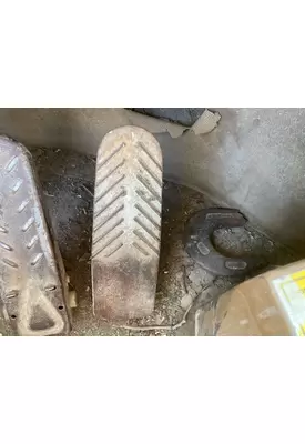 CAT 950F Equip Pedal