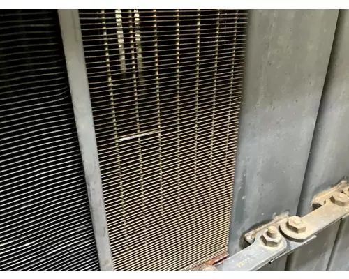 CAT 950F Equip Radiator