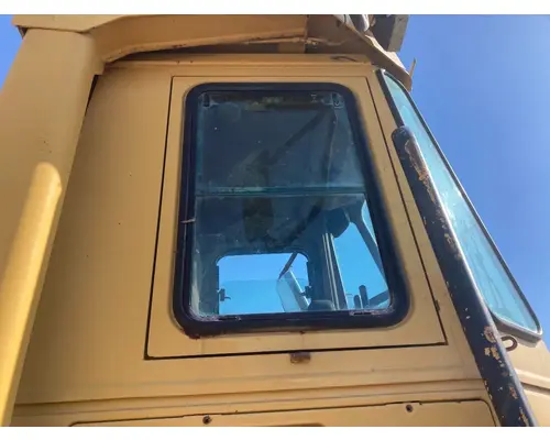 CAT 950F Equip Side Glass