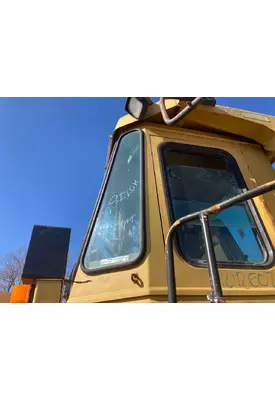 CAT 950F Equip Side Glass