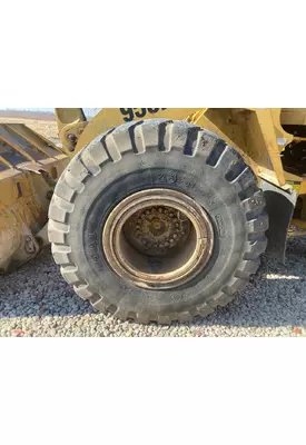 CAT 950F Equip Tire and Rim