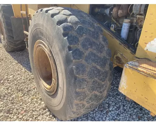 CAT 950F Equip Tire and Rim