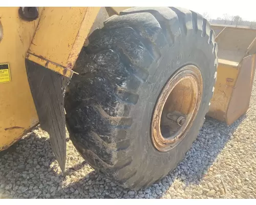 CAT 950F Equip Tire and Rim