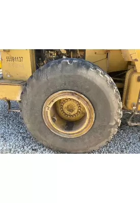 CAT 950F Equip Tire and Rim