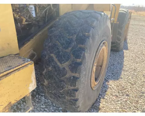 CAT 950F Equip Tire and Rim