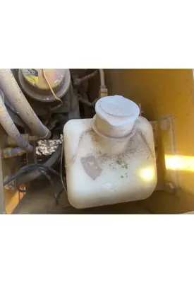 CAT 950F Equip Windshield Washer Reservoir