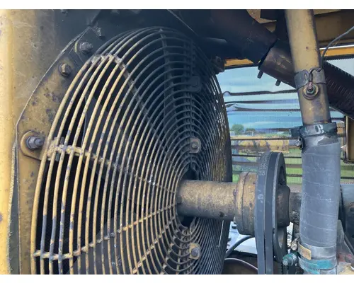 CAT 953 Equip Radiator Shroud