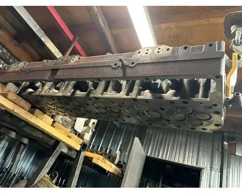 CAT C-12 Cylinder Head