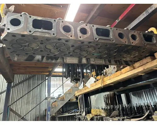 CAT C-12 Cylinder Head