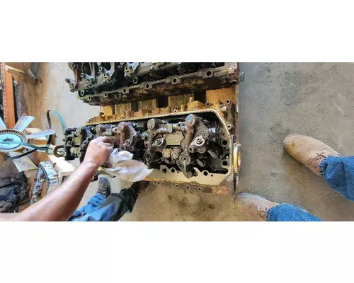 CAT C-13 Cylinder Head