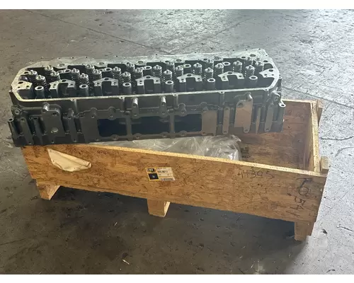 CAT C-13 Cylinder Head