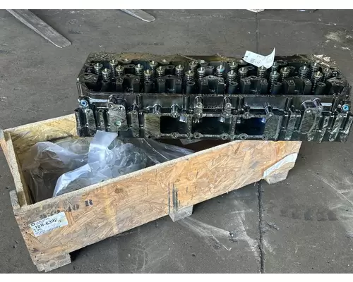 CAT C-13 Cylinder Head