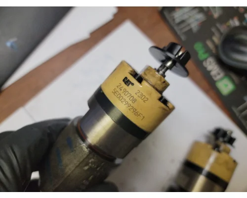 CAT C-13 Fuel Injector