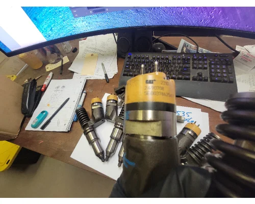 CAT C-13 Fuel Injector