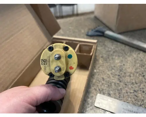 CAT C-13 Fuel Injector